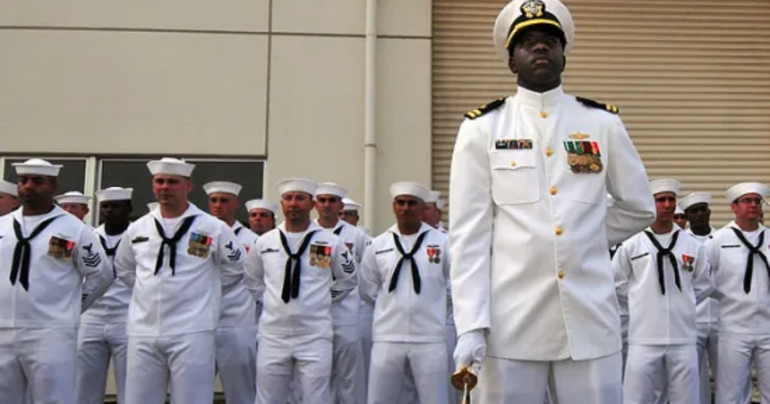 13 Best Navy Graduation Gifts